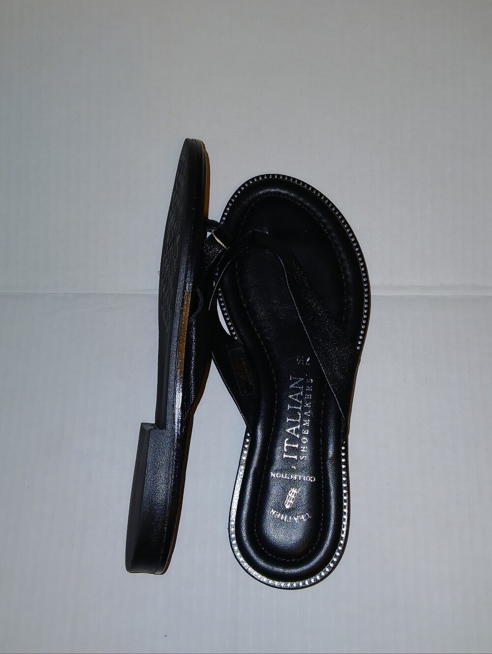 Italian Shoemakers Aniyah Stud Trim Thong Sandals, Leather, Black, Made In Italy - Picture 3 of 6